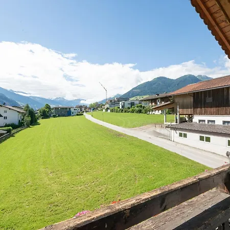 In Tyrol Near Lift 푸겐